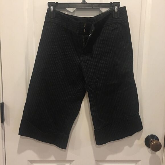Vintage Guess size 27 wide leg Bermuda shorts pin striped black - Picture 1 of 9